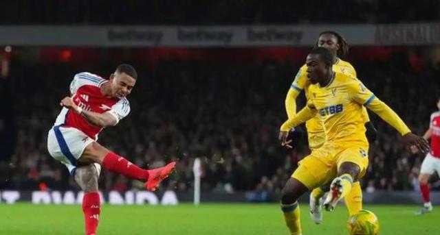 意甲倒计时，阿森纳关键时刻主帅复盘，细节引发关注，目标明确，阵容厚度经受考验(曼联8比2大胜阿森纳)