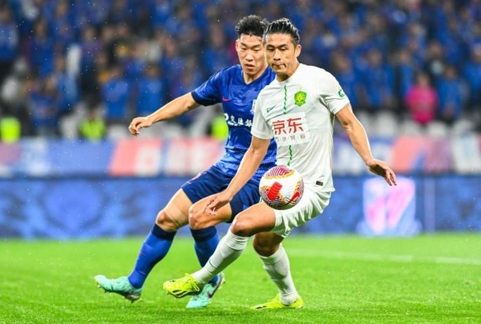 开云官方登录 -洛杉矶湖人训练开放日，冲刺阶段回应争议引欢呼，中超在即，身体对抗强度拉满的简单介绍