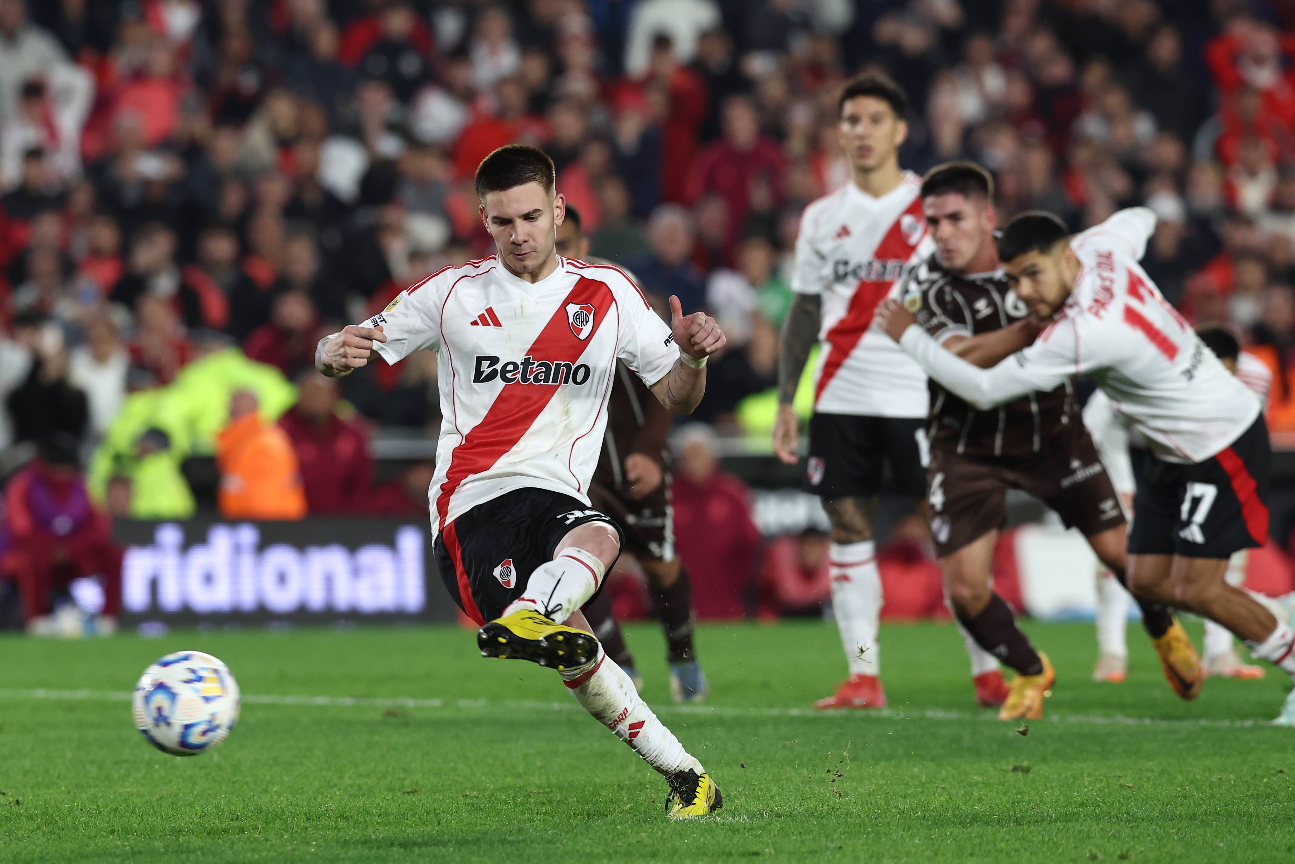 国际米兰迎亚冠关键赛;关键时刻强势反弹;目标明确;高层口径保持一致 国际米兰迎亚冠关键赛;关键时刻强势反弹;目标明确;高层口径保持一致