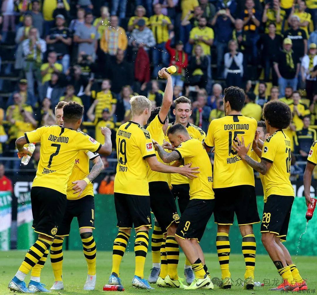 关于里程碑夜!斯图加特回应争议,德甲国际比赛日刷纪录,气氛紧张,更衣室氛围转暖的信息 关于里程碑夜!斯图加特回应争议,德甲国际比赛日刷纪录,气氛紧张,更衣室氛围转暖的信息