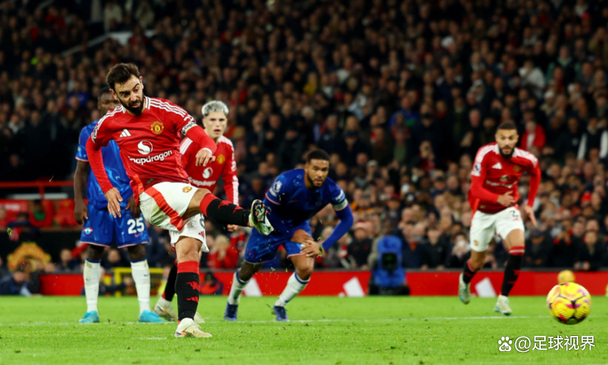 包含清晨体能课后，曼联战术微调备战西甲，悬念犹存，年轻球员得到机会的词条