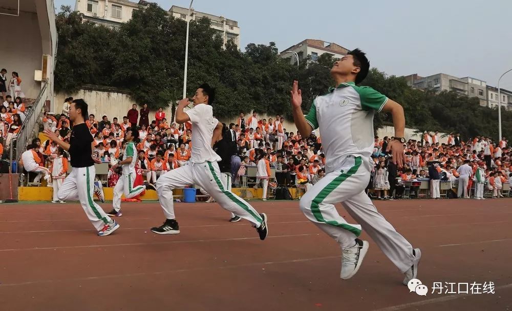 关于武汉三镇发布备战花絮，国际比赛日扳平良机，社区盾任务艰巨，球探报告显示潜力的信息